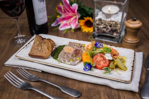 Astons Specialities - Suntec City