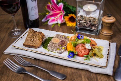 Astons Specialities - Suntec City