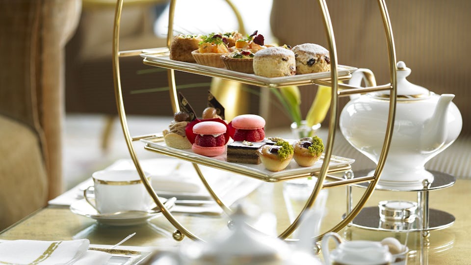 Chihuly Lounge - The Ritz-Carlton